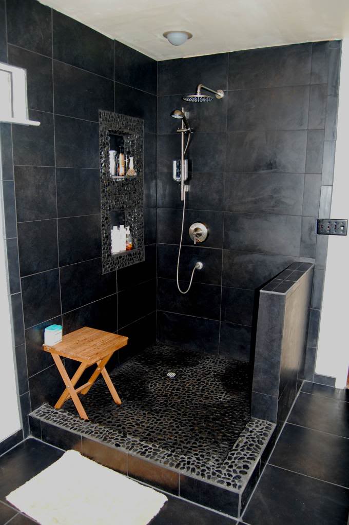 20 Modern Bathrooms With Black Shower Tile