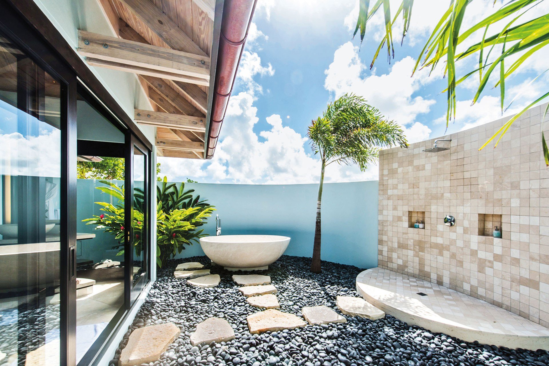 20 Amazing Outdoor Bathroom Ideas