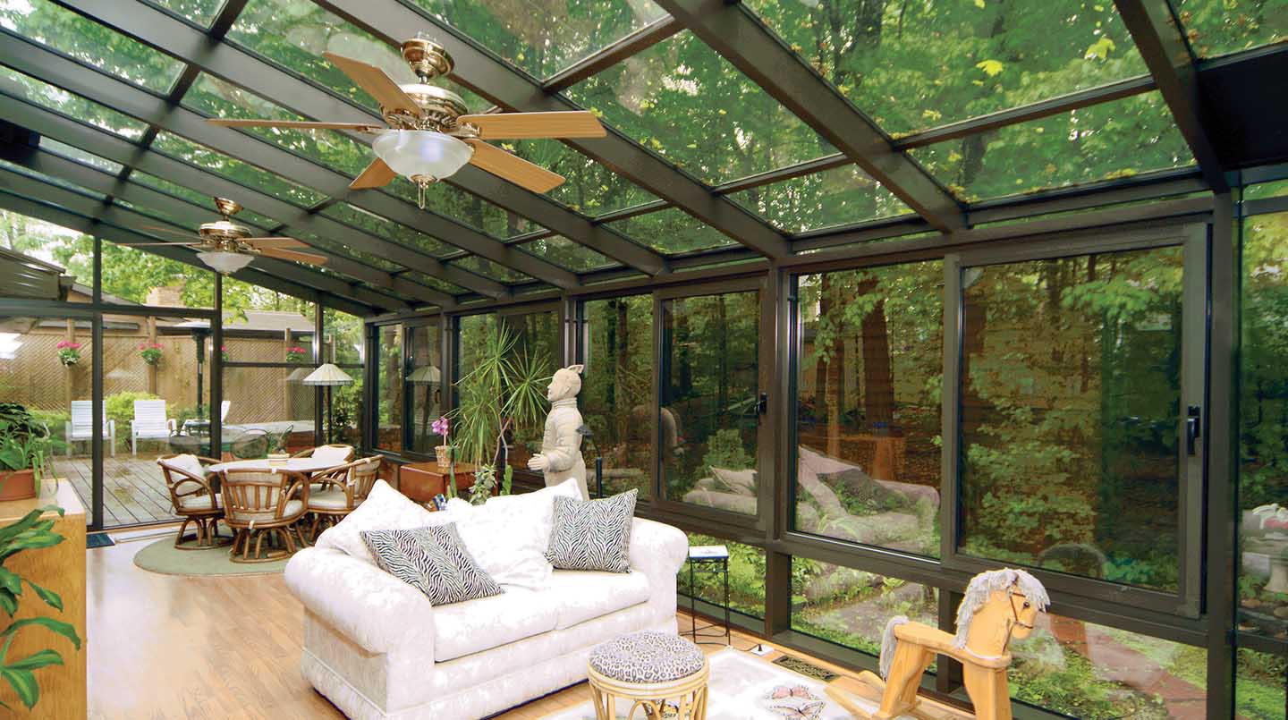 20 Beautiful Glass Enclosed Patio Ideas