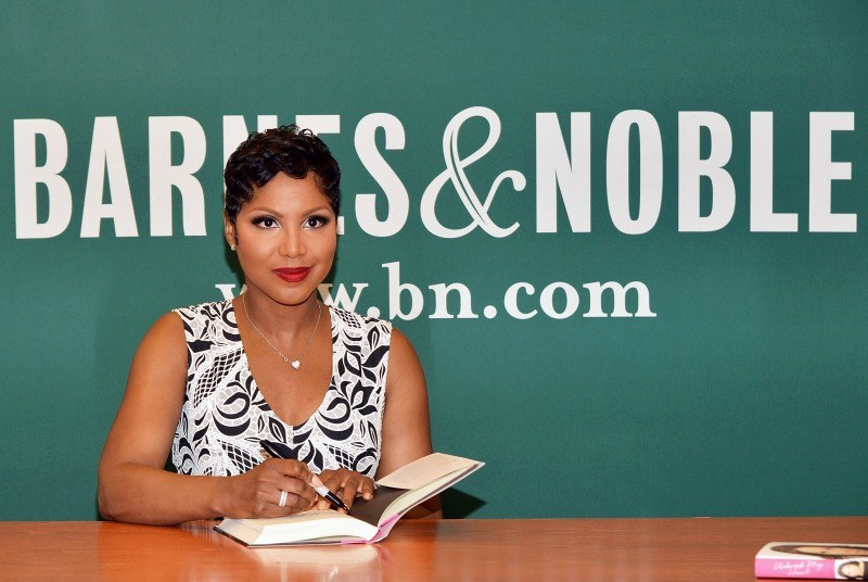 Toni Braxton Signs Copies Of Her Book "Unbreak My Heart: A Memoir"