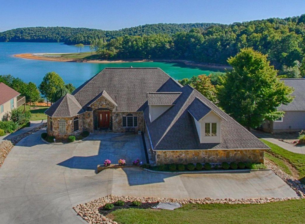 20 MultiMillion Dollar Lake Homes That Will Blow You Away