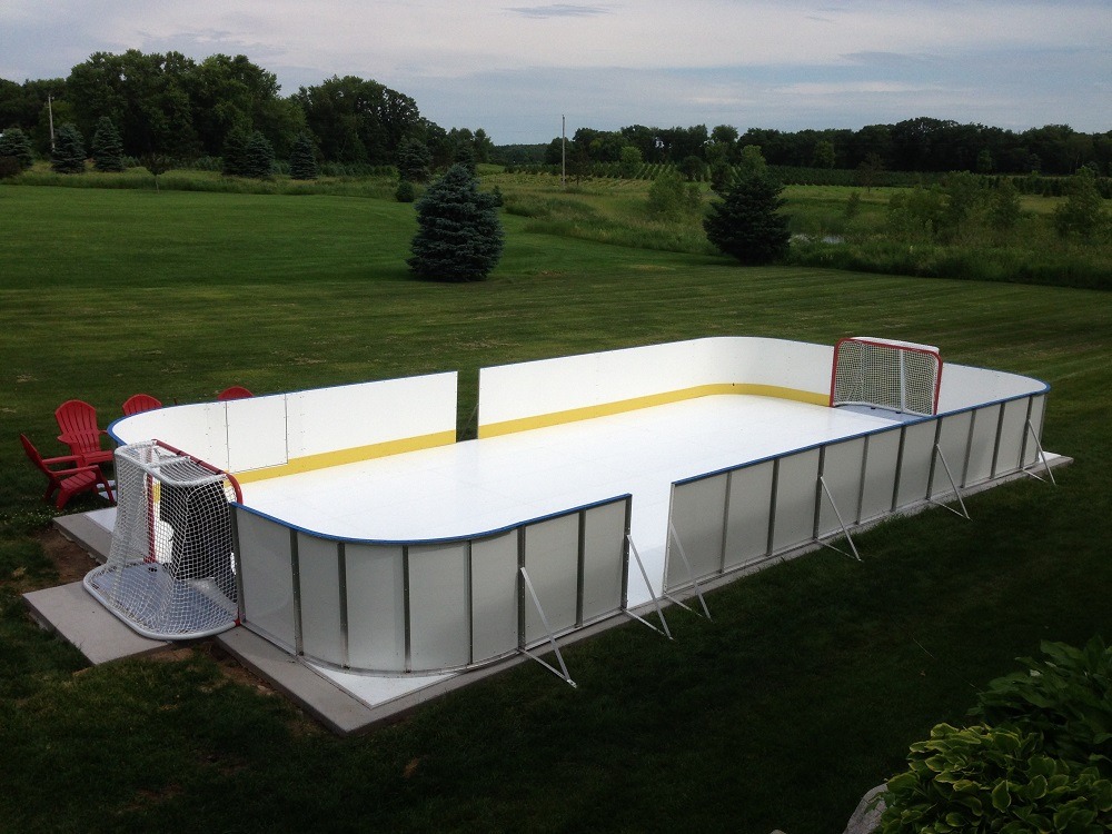 20 Amazing Backyard Hockey Rinks