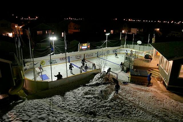 awesome-backyard-rink