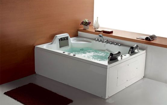 luxor-bathtub-with-14-inch-tv-2