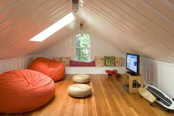 _uploads_2014_03_Cool-attic-living-room-with-Togo-sofa