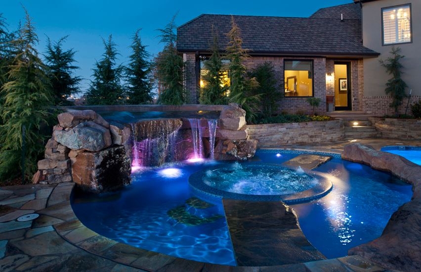 Amazing-Hot-Tubs-12