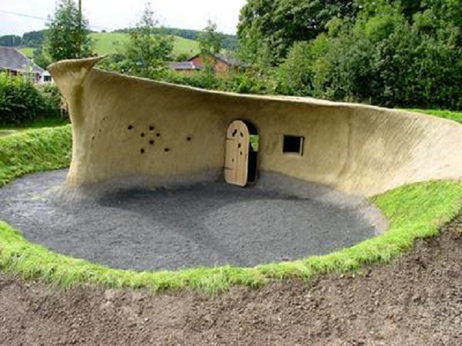 Cob and underground house