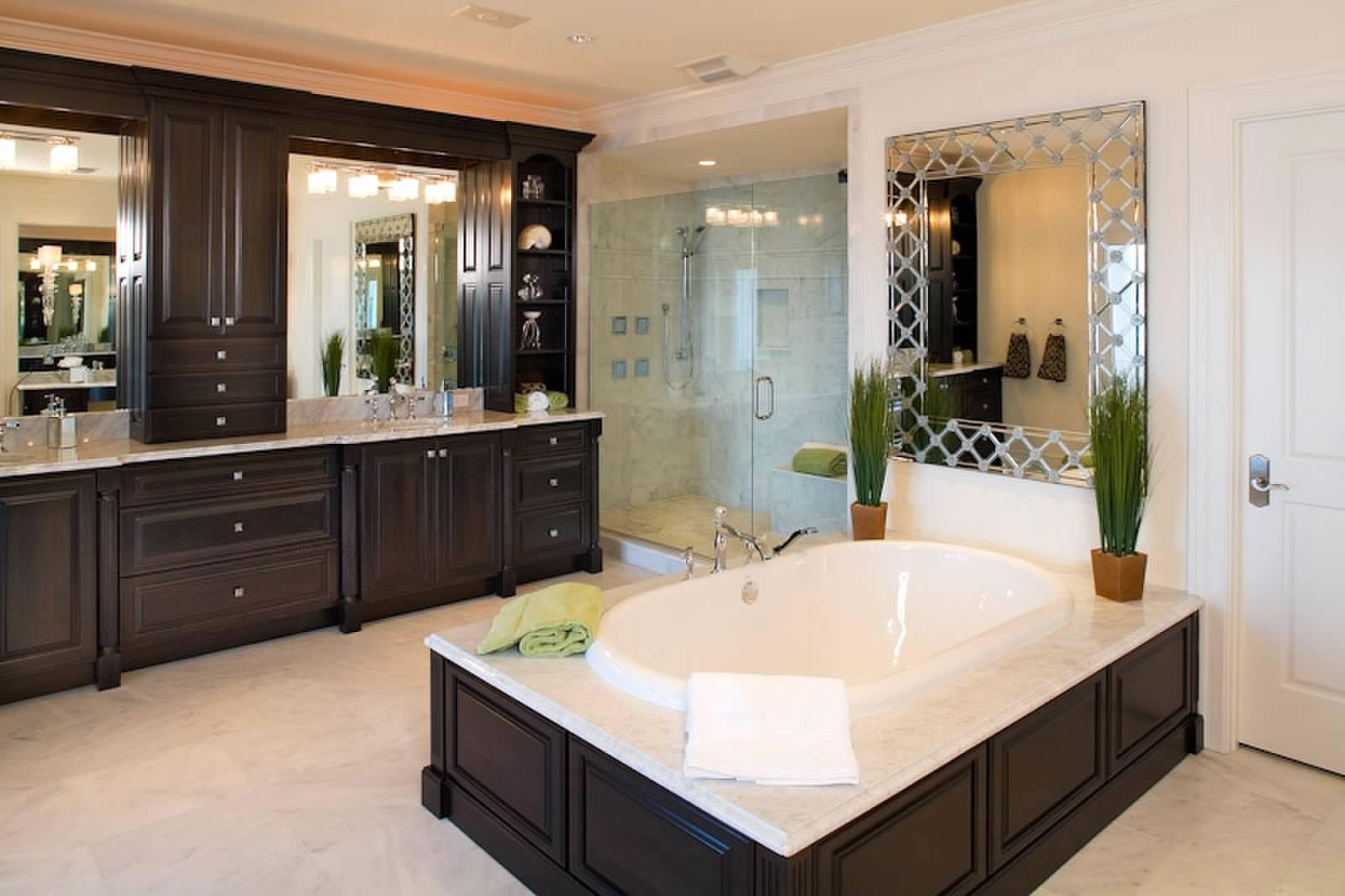 20 High End Luxurious Modern Master Bathrooms