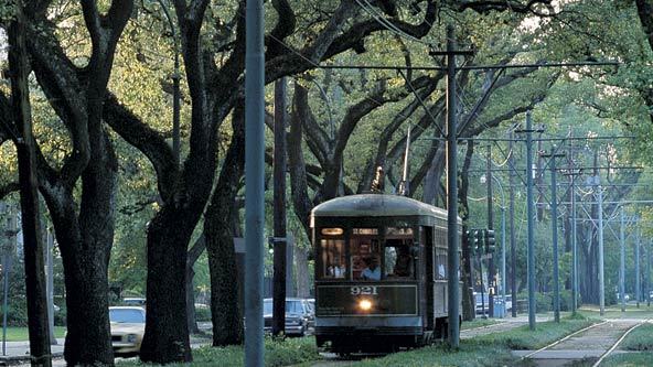 new-orleans-streetcars-592js071210