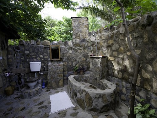 outdoor-bathroom-remodel