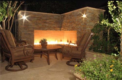 outdoor-corner-fireplace-unique-landscapes-by-griffin_2042