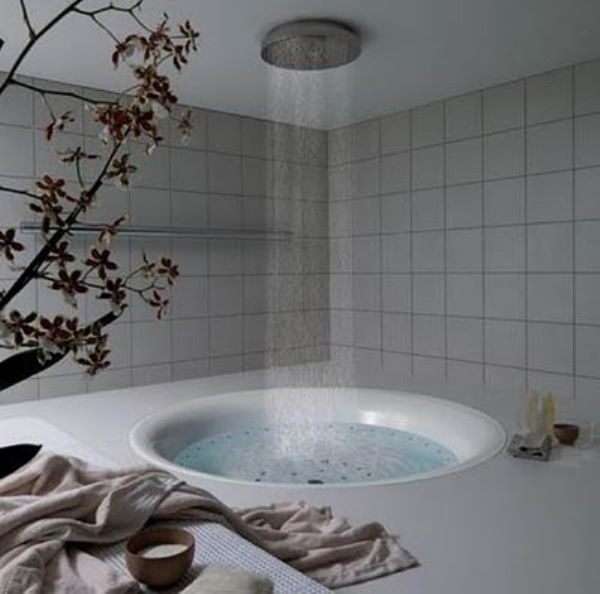 unique-ceiling-rain-shower-design