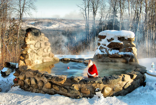 wood_rock_hot_tub