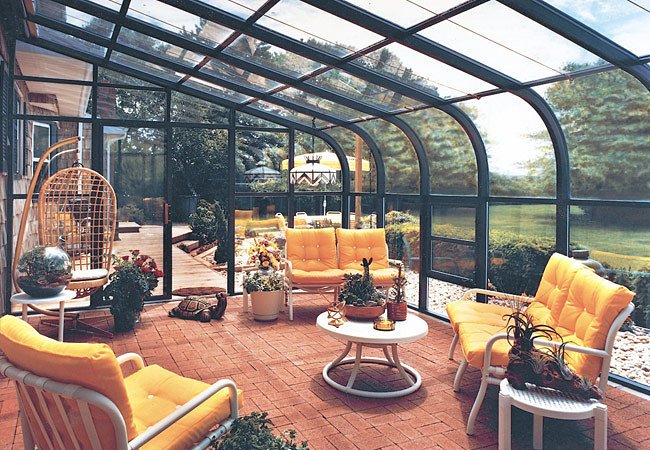 Curved-eave-sunroom