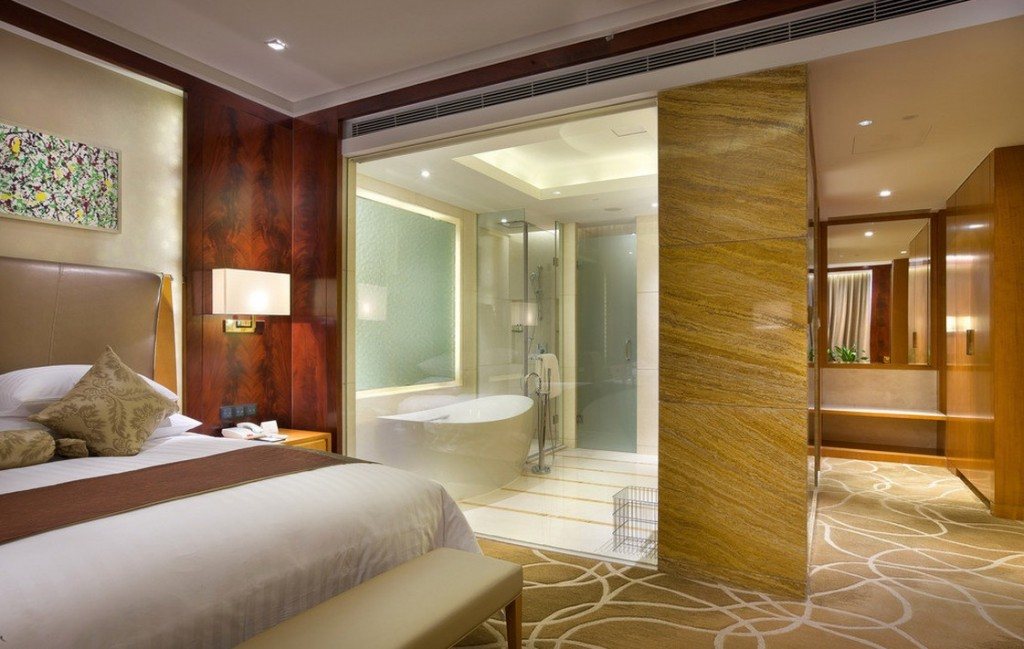 Master-bedroom-bathroom-design-image