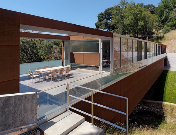 20 Spectacular Bridge House Designs