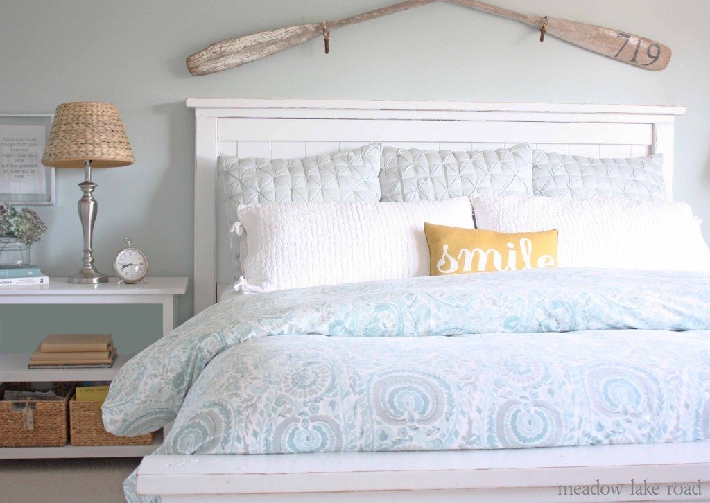 20 Incredibly Decorative King Sized Bed Pillow Arrangements