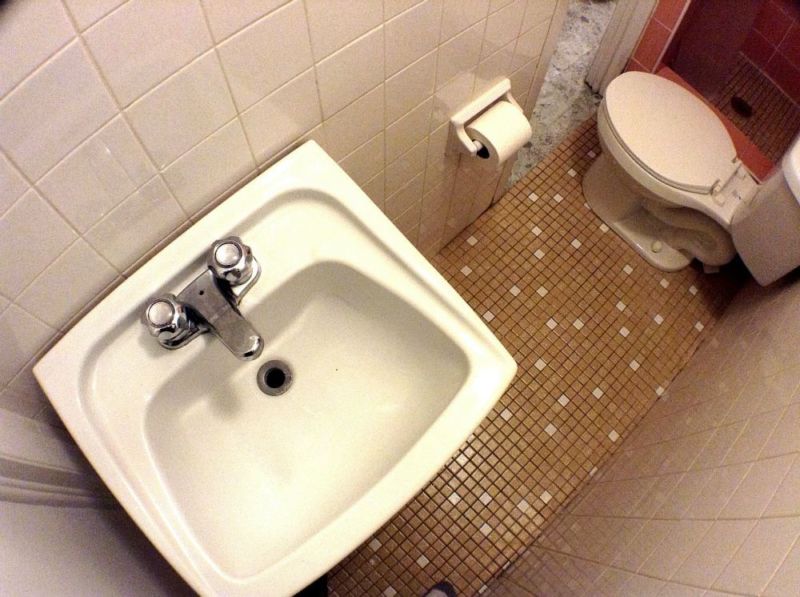 20 of the Worst Bathroom Design Ideas We've Ever Seen