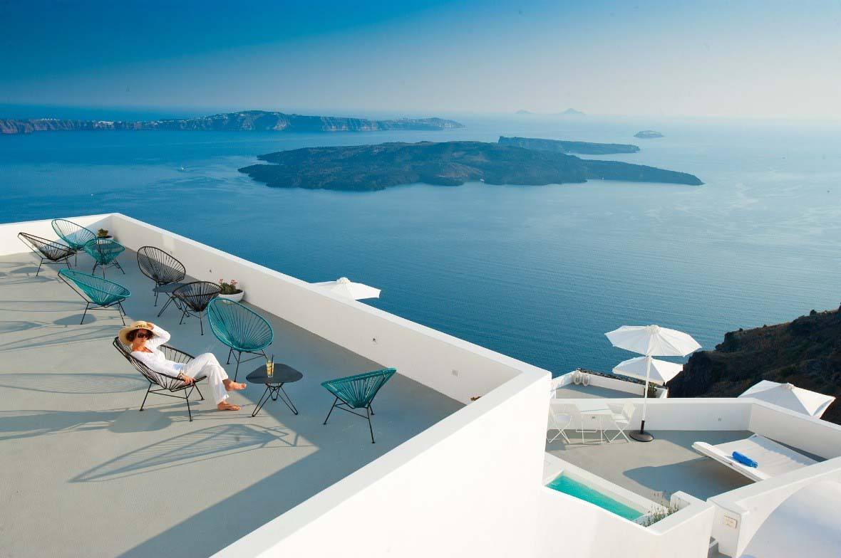 20 Massive Decks With Spectacular Views