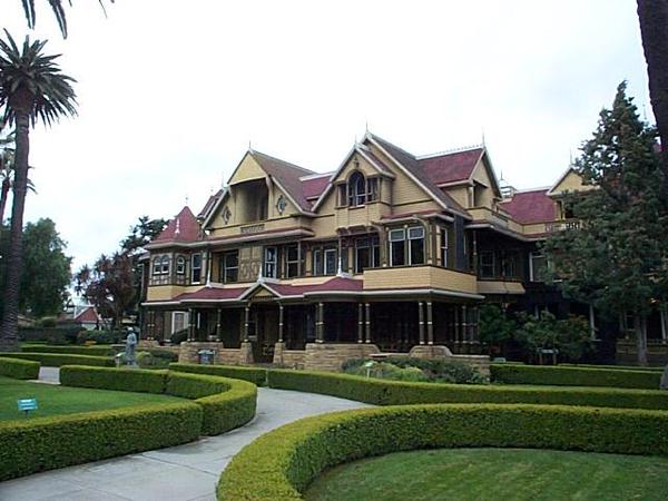 Most Famous Haunted Houses - Winchester House