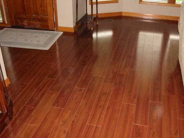 Smooth looking laminate flooring