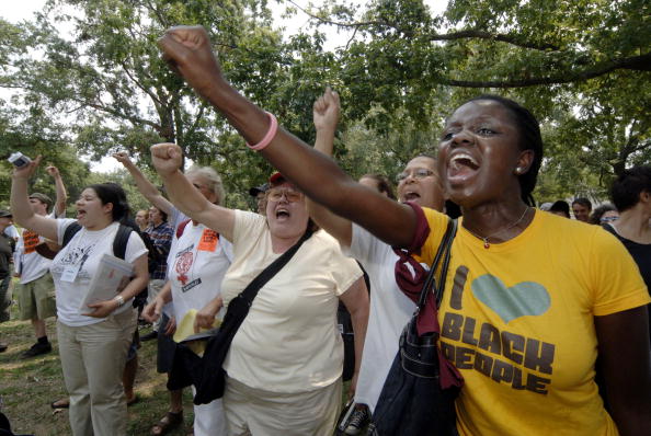 Women yelling in Jackson, MS