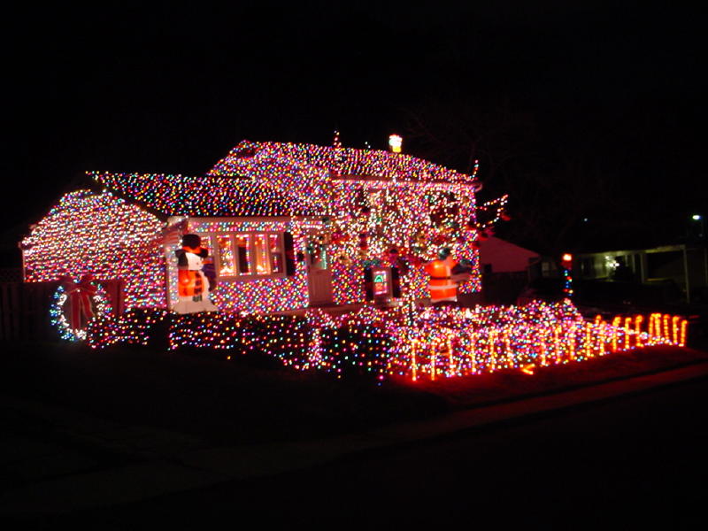 20 Christmas Decorating Ideas That are Over The Top