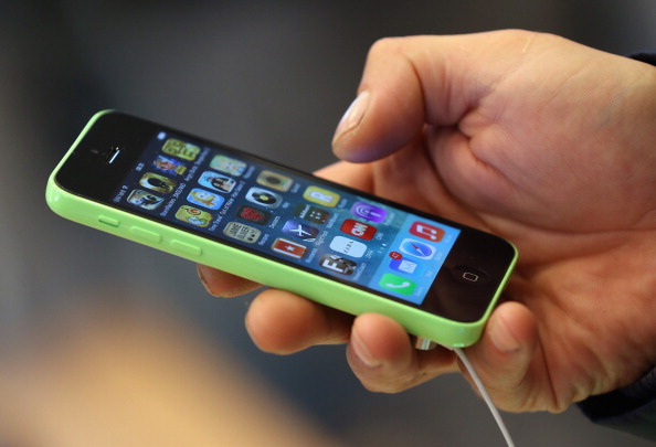 Person using an iPhone5c