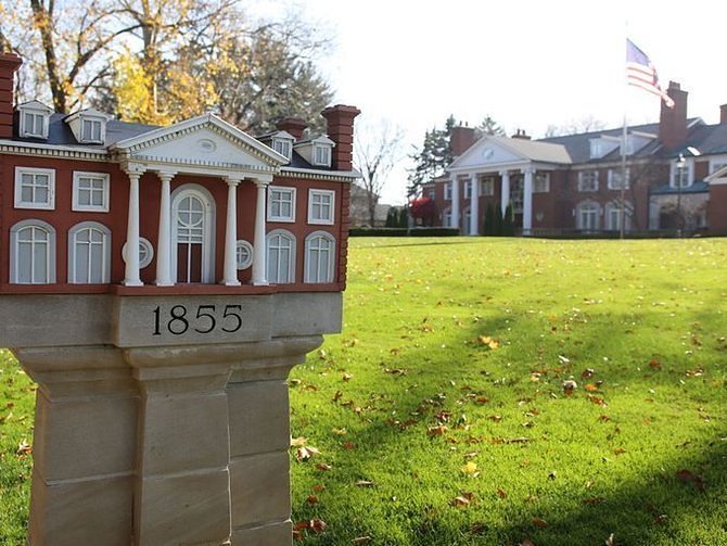 Cool mailbox that upstages entire home