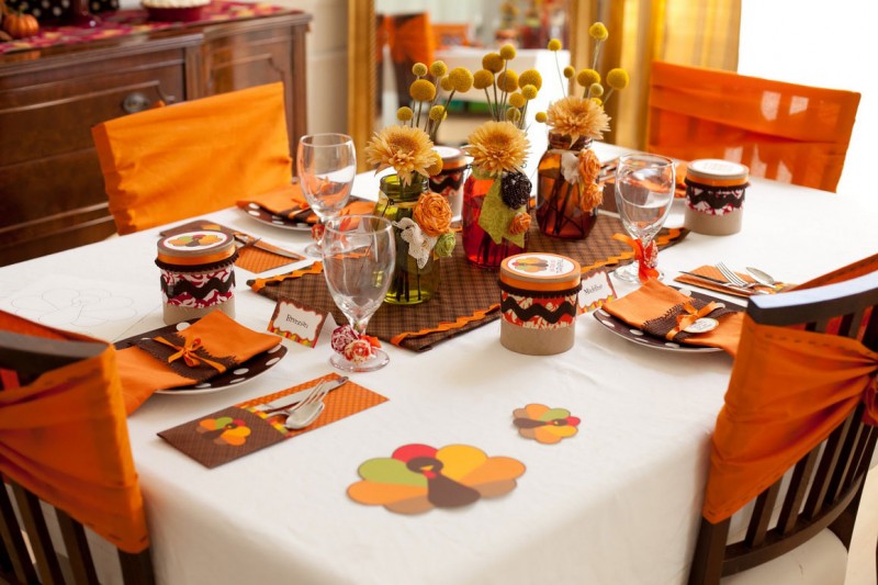 dining room with thanksgiving turkey theme