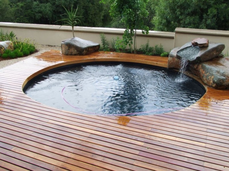 circular backyard swimming pool