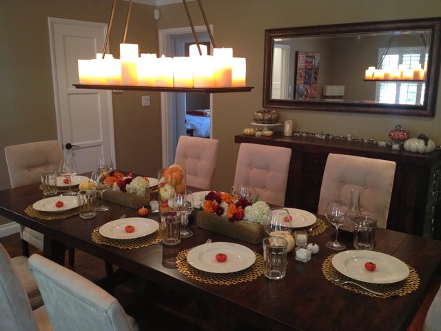 traditional thanksgiving dining room set up