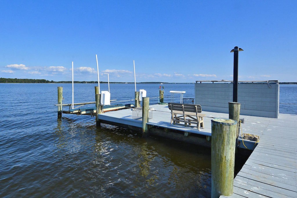 private boat dock