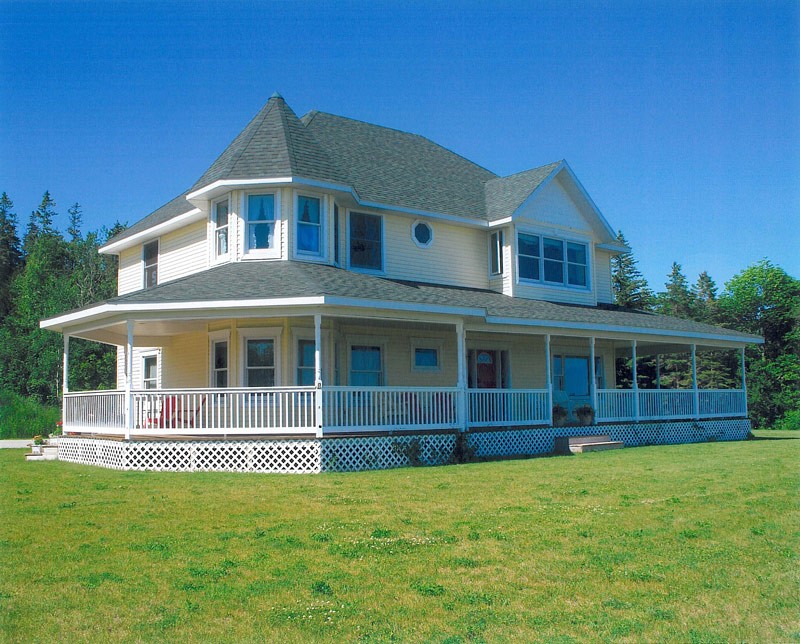 20 Homes With Beautiful Wrap Around Porches Housely