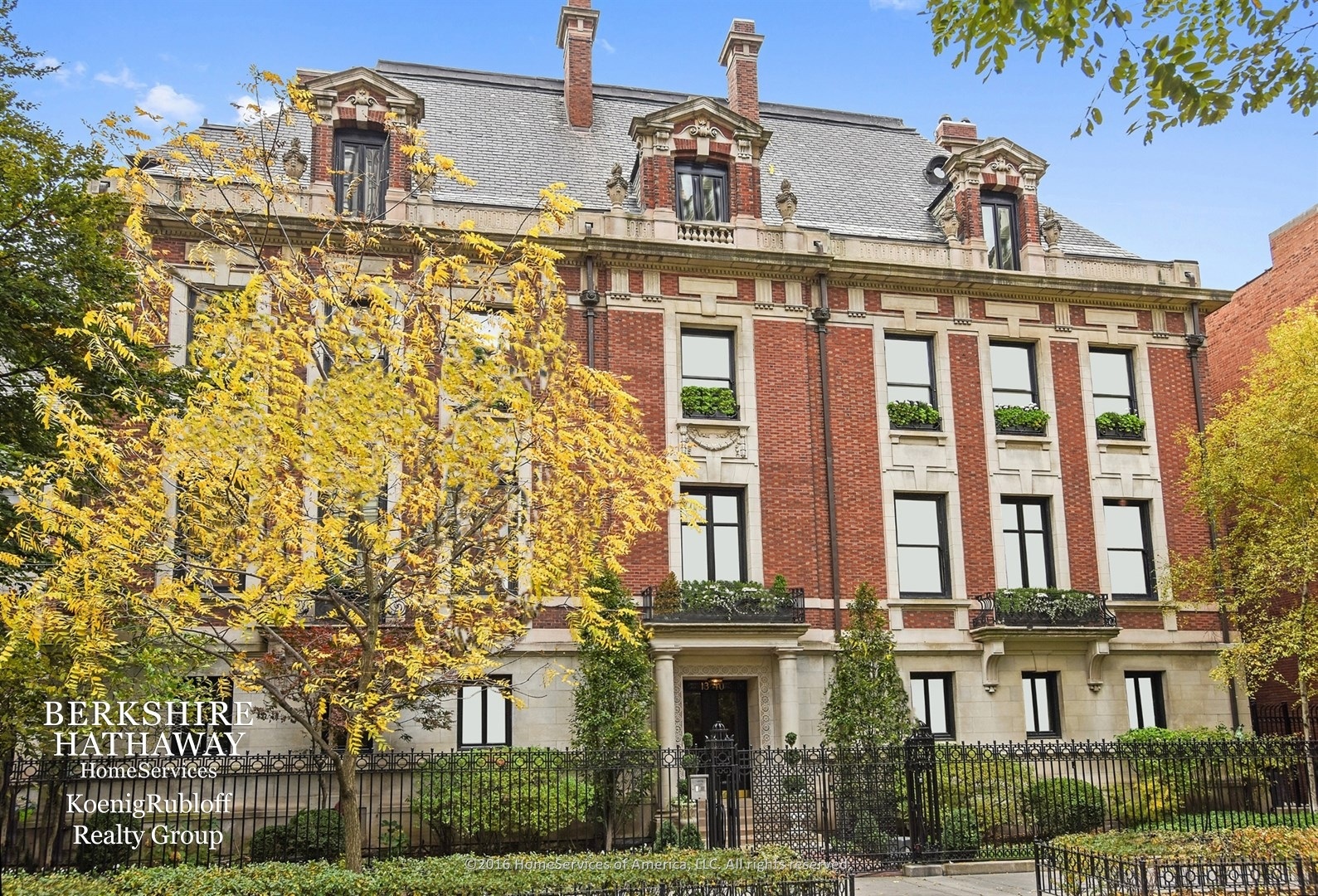 Front of the original playboy mansion in Chicago IL