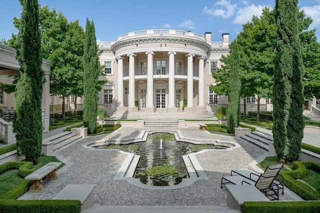 reflection pool at white house replica home in dallas tx