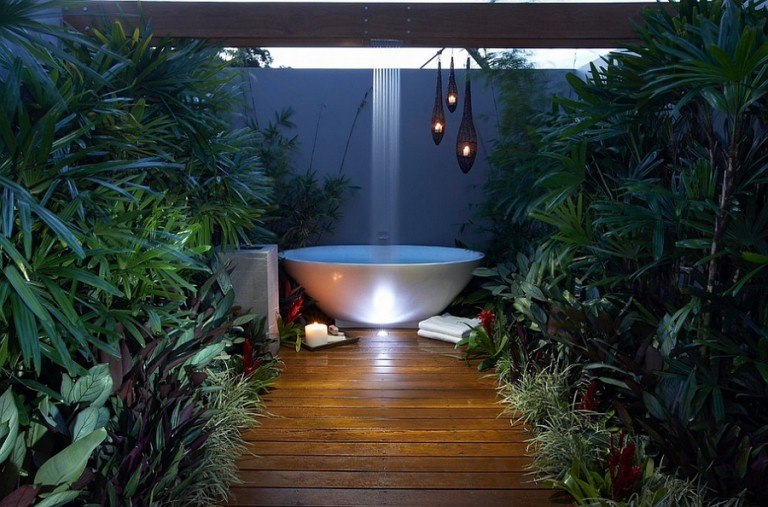 20 Amazing Outdoor Bathroom Ideas