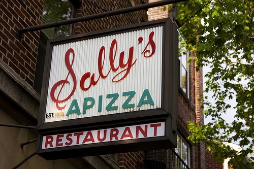 Sallys Apizza New Haven Connecticut