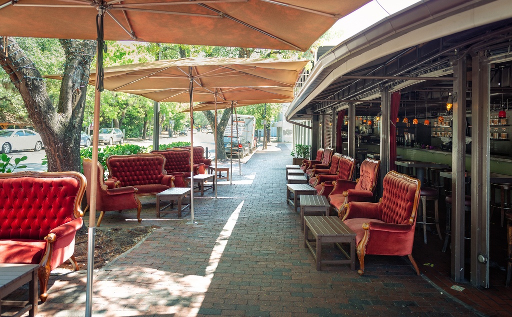 Five Of The Best Dog Friendly Restaurants In Miami FL