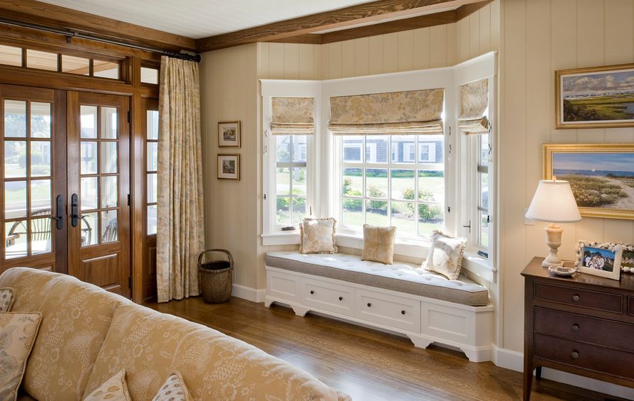 Living Room With Bay Window And Tv