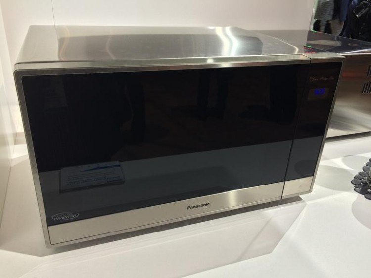 panasonic-genius-prestige-plus-cyclonic-wave-microwave