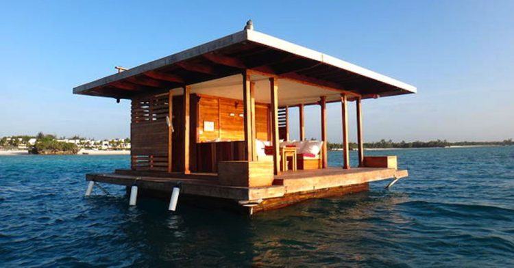 simple floating house design