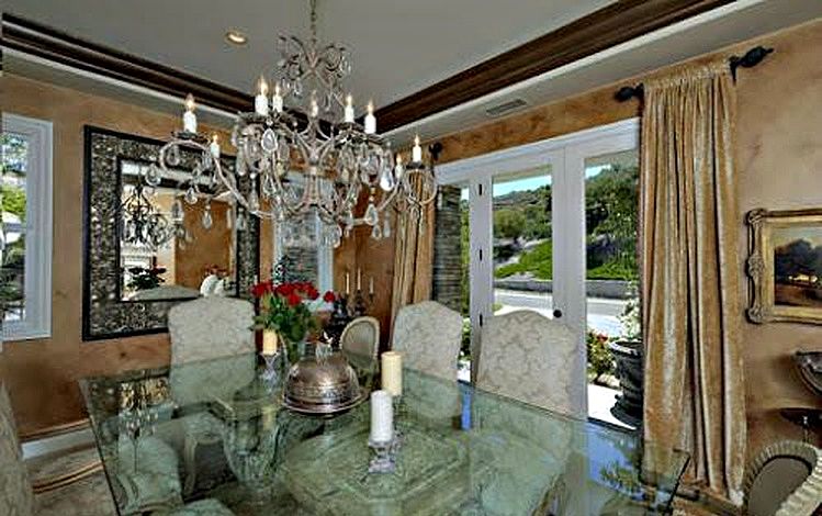 formal dining area