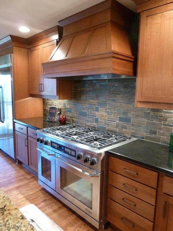 modern kitchen stone backsplash