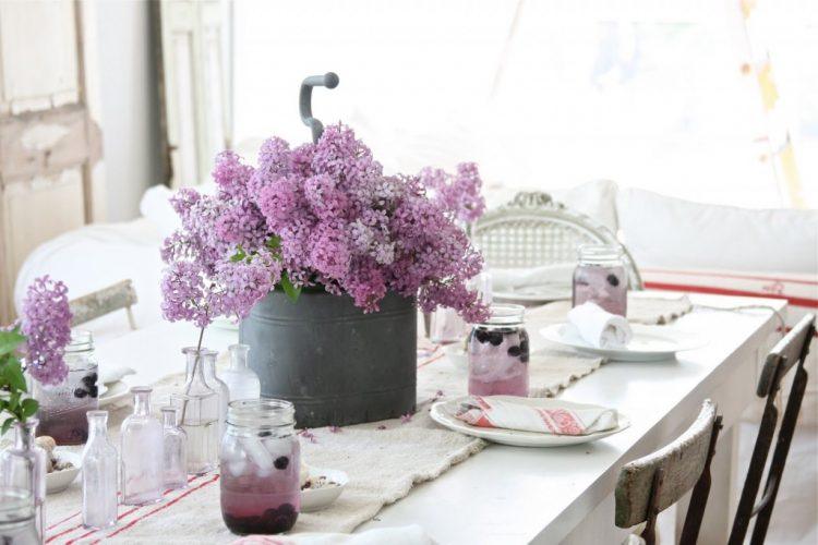 summer table setting with flowers