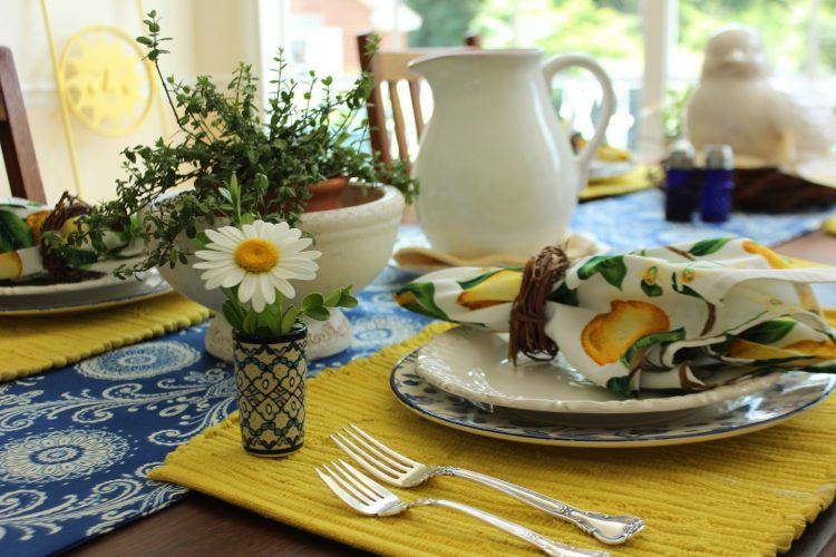 summer table setting with sun flower