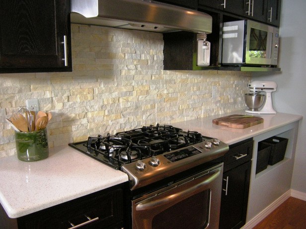 colorful stone kitchen backsplash