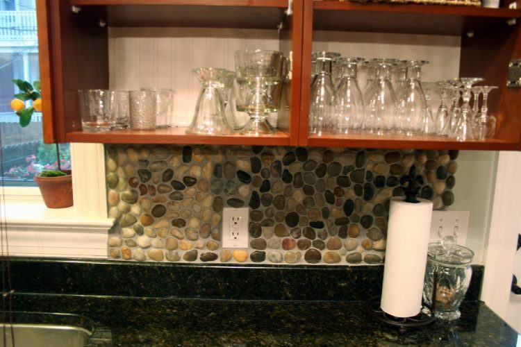 kitchen with garden stone backsplash