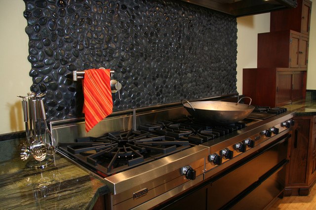 black stone kitchen backsplash