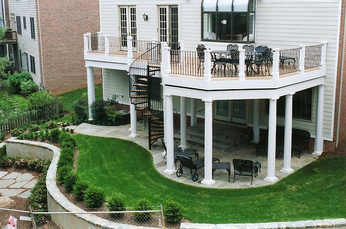 beautiful deck with spiral staircase